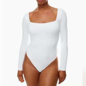 Aritizia - Babaton - Contour Squareneck Longsleeve Bodysuit